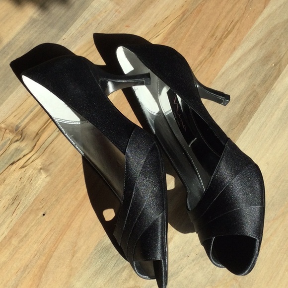 Black Nina Criana-LS Open Toe Pumps - Picture 5 of 15